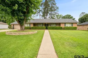 505 Country Club Dr, Marshall, TX 75672 - Photo 1