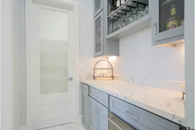 3410 Oak Hill Trl, Longview, TX 75605 - Photo 6