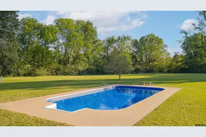 1129 Garden Dr, Longview, TX 75603 - Photo 16