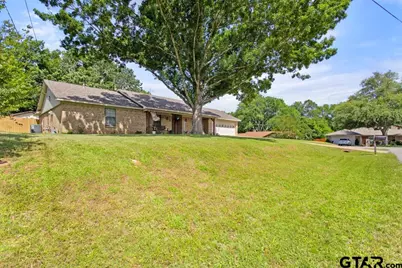 9303 Londonderry Dr, Tyler, TX 75703 - Photo 2