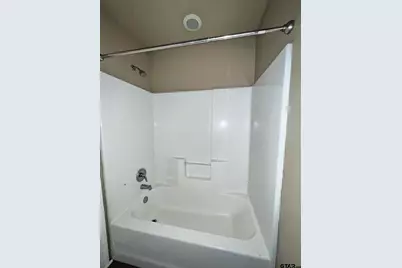 105 Beulah St Unit B, Troup, TX 75789 - Photo 18