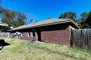 105 Beulah St Unit B, Troup, TX 75789 - Photo 4