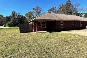 105 Beulah St Unit B, Troup, TX 75789 - Photo 2