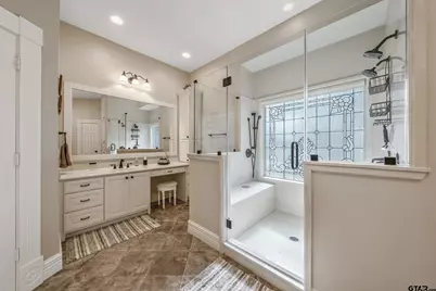 1881 Valley View, Tyler, TX 75703 - Photo 10
