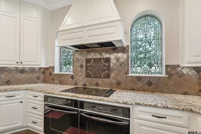 1881 Valley View, Tyler, TX 75703 - Photo 8