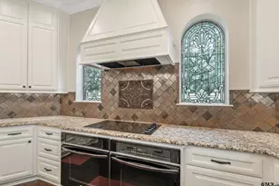 1881 Valley View, Tyler, TX 75703 - Photo 8