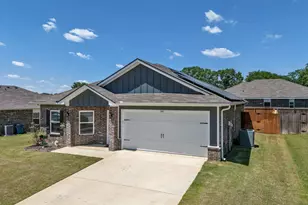 1105 Candice Dr, Whitehouse, TX 75791 - Photo 2