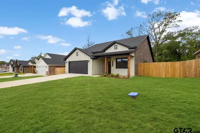 16326 Crossing Circle, Lindale, TX 75771 - Photo 2