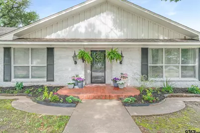 202 S Houston, Edgewood, TX 75117 - Photo 2