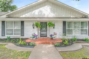 202 S Houston, Edgewood, TX 75117 - Photo 2
