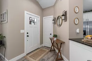 16210 Crossing Cir, Lindale, TX 75771 - Photo 2