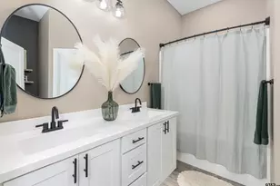 16210 Crossing Cir, Lindale, TX 75771 - Photo 12