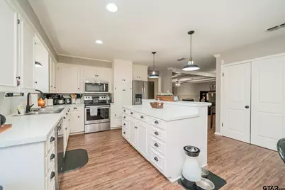 317 E Robinwood, White Oak, TX 75693 - Photo 20