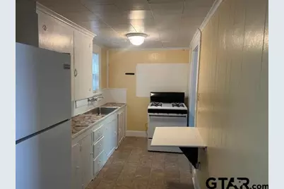 905 S Wall, Tyler, TX 75701 - Photo 2