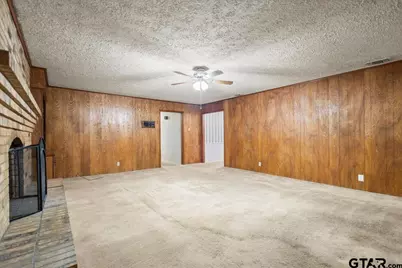 412 Angelina St, Jacksonville, TX 75766 - Photo 18