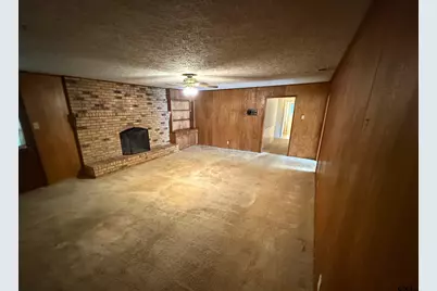 412 Angelina St, Jacksonville, TX 75766 - Photo 2