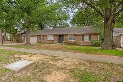 2930 Roanoke Ln, Tyler, TX 75701 - Photo 2