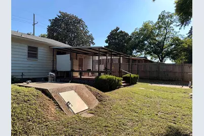 213 E Magnolia Dr, Mt Pleasant, TX 75455 - Photo 18