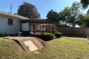 213 E Magnolia Dr, Mt Pleasant, TX 75455 - Photo 18