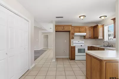 513 Kingsway, Overton, TX 75684 - Photo 8