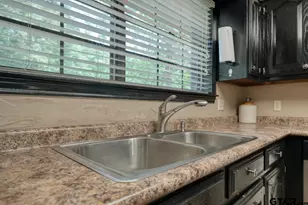10925 Mosswood Dr, Tyler, TX 75703 - Photo 14