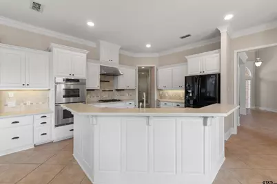 2205 Bradbury Ct, Tyler, TX 75703 - Photo 8