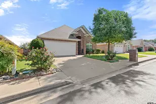 1906 Hollyglen Dr, Tyler, TX 75703 - Photo 4