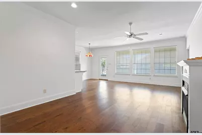 1906 Hollyglen Dr, Tyler, TX 75703 - Photo 10