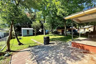 717 Dallas St, Jacksonville, TX 75766 - Photo 16