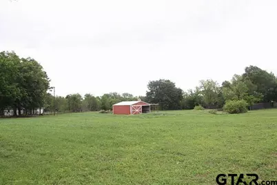 615 S Houston, Edgewood, TX 75117 - Photo 2