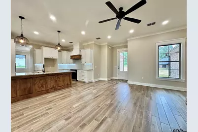 215 Clara Ln, Kilgore, TX 75662 - Photo 14