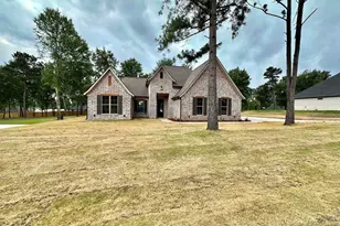 215 Clara Ln, Kilgore, TX 75662 - Photo 2