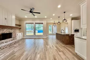 215 Clara Ln, Kilgore, TX 75662 - Photo 8