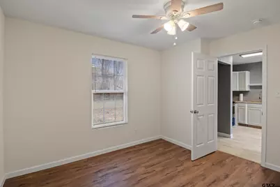 903 Hester St, Arlington, TX 76011 - Photo 8