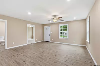 208 Lenox  St, Pittsburg, TX 75686 - Photo 12