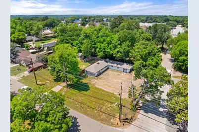 207 S College St, Lindale, TX 75771 - Photo 2