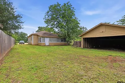 405 Rusk St, Pittsburg, TX 75686 - Photo 10