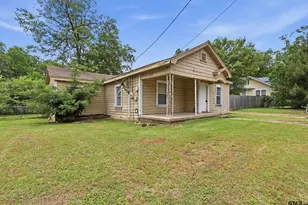 405 Rusk St, Pittsburg, TX 75686 - Photo 4