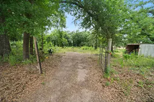 2425 Thompson Ln, Tyler, TX 75701 - Photo 6