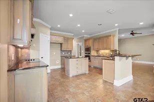 838 Carriage Dr, Tyler, TX 75703 - Photo 12