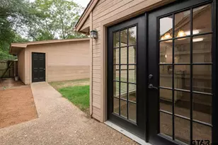 5821 Hollytree Dr, Tyler, TX 75703 - Photo 26