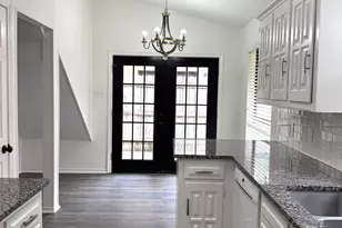 5821 Hollytree Dr, Tyler, TX 75703 - Photo 10