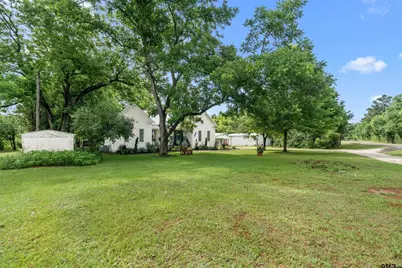 529 E Fm 323, Palestine, TX 75801 - Photo 4