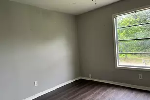 706 Inwood Dr, Palestine, TX 75801 - Photo 8