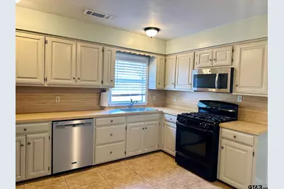 305 E Lake St, Tyler, TX 75701 - Photo 6