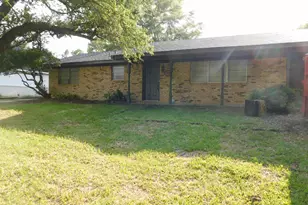 303 S Langham St, Troup, TX 75789 - Photo 14