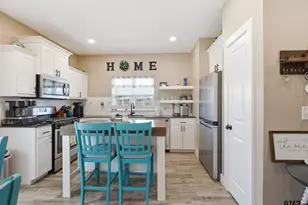 17018 Crossing Cir, Lindale, TX 75771 - Photo 6