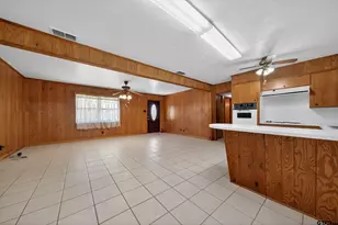 106 Southview Dr, Henderson, TX 75654 - Photo 6