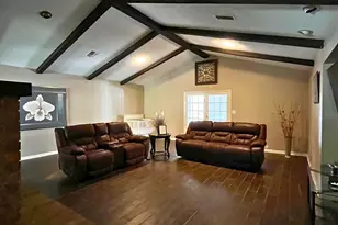410 E 4th St, Mount Pleasant, TX 75455 - Photo 18