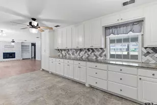 2005 Happy St, Mt Pleasant, TX 75455 - Photo 10